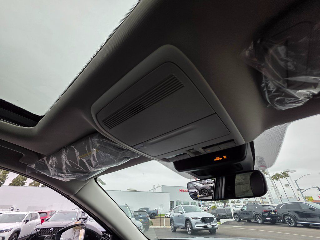 2025 Mazda CX-50 Premium Plus - Photo 12