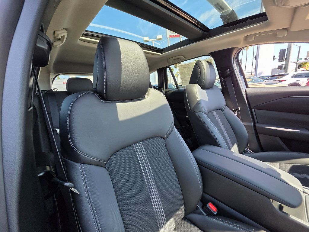 2025 Mazda CX-50 Premium - Photo 11