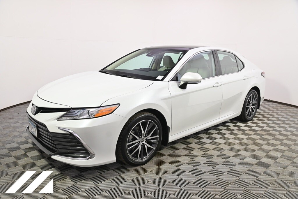 Used 2021 Toyota Camry XLE with VIN 4T1F11BK9MU034234 for sale in Saint Louis Park, Minnesota