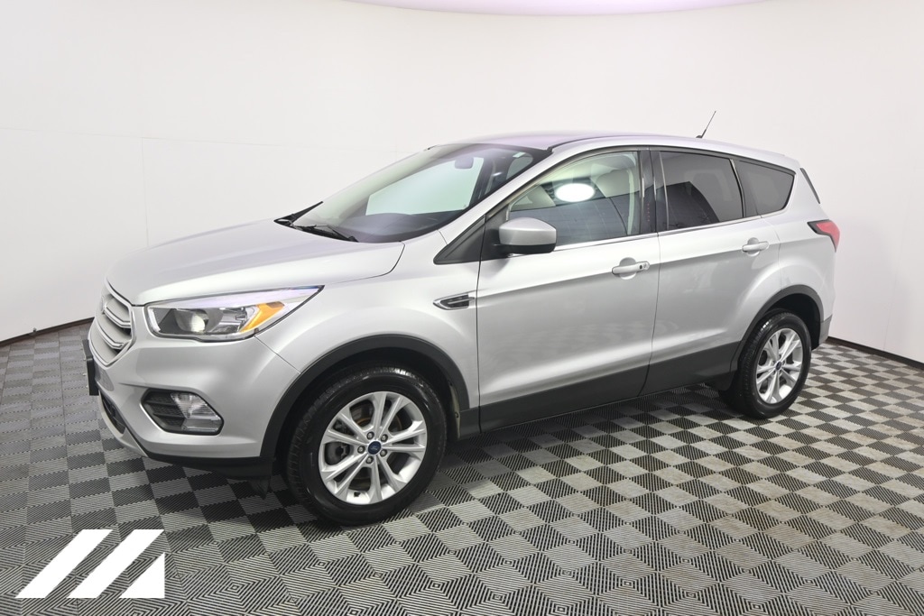 Used 2019 Ford Escape SE with VIN 1FMCU9GD2KUC27311 for sale in Saint Louis Park, Minnesota