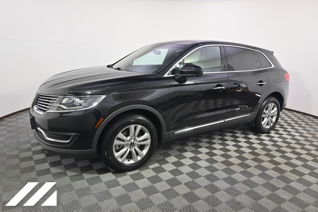 Used 2017 Lincoln MKX Premiere with VIN 2LMPJ8JR8HBL44788 for sale in Saint Louis Park, Minnesota