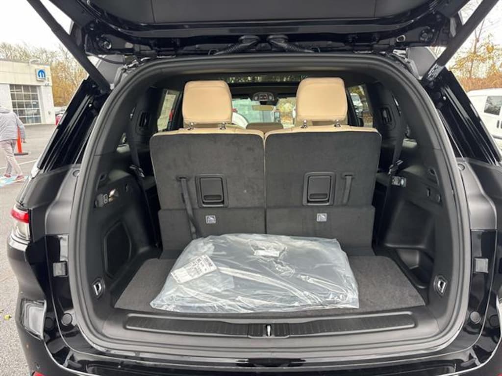 New 2025 Jeep Grand Cherokee L LIMITED 4X4 Sport Utility