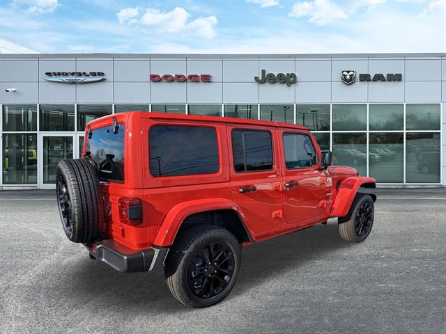 2024 Jeep Wrangler 4xe Sahara photo 3