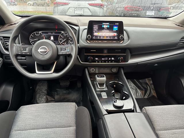 2023 Nissan Rogue SV - Photo 6