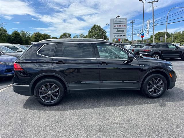 2022 Volkswagen Tiguan SE photo 2