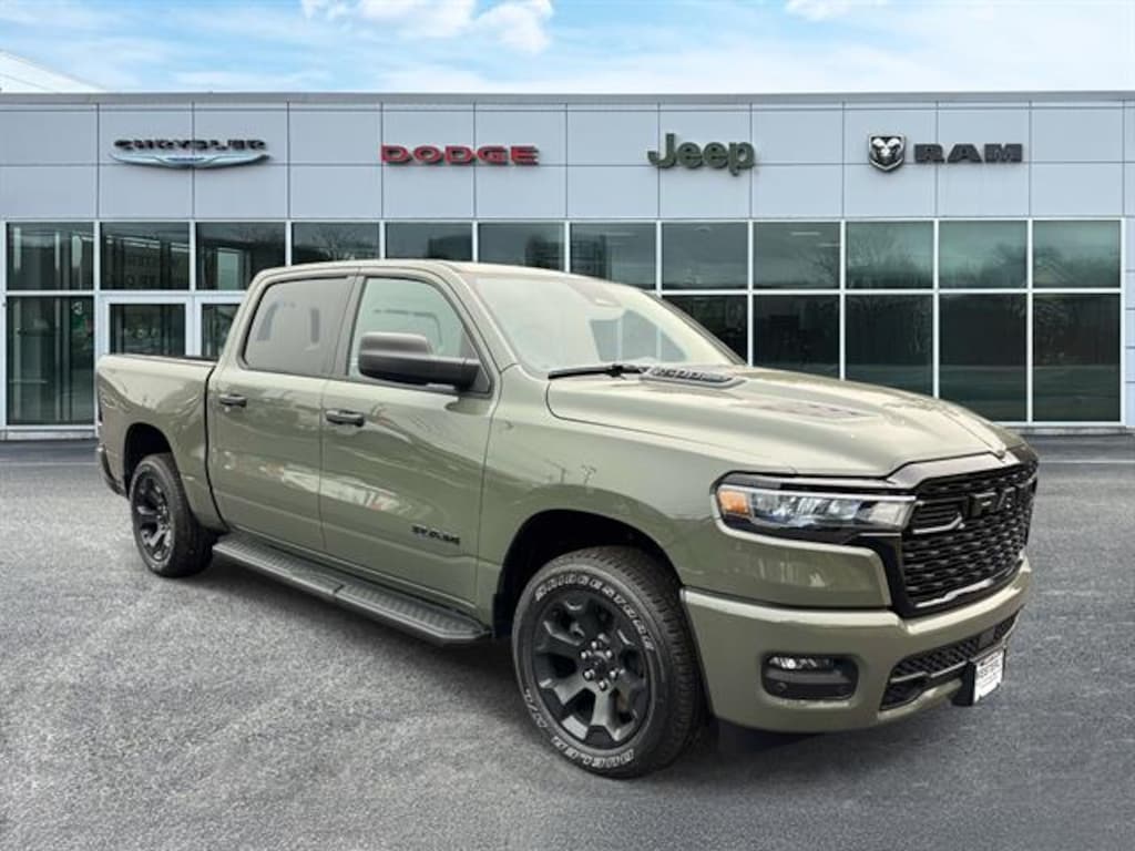 New 2026 Ram 1500 EXPRESS CREW CAB 4X4 5'7 BOX Pickup