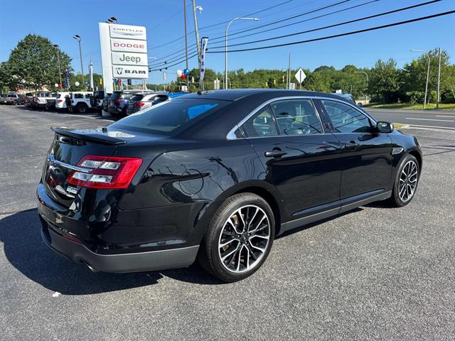 2018 Ford Taurus SHO photo 3