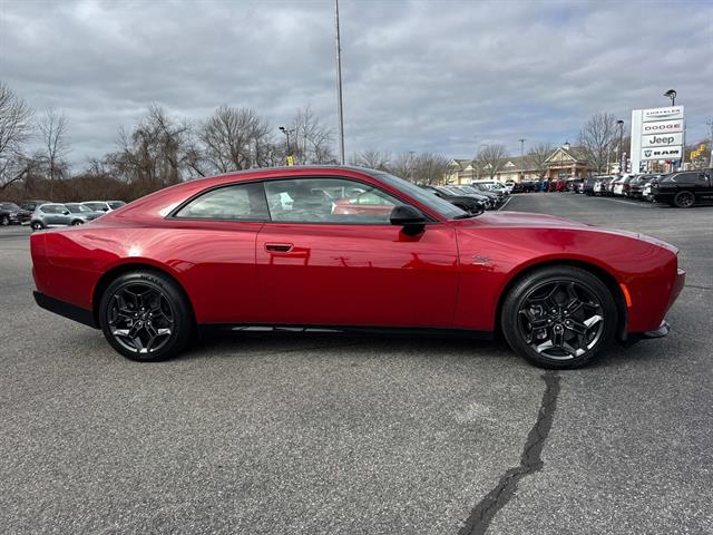 2025 Dodge Charger Daytona R/T AWD photo 2
