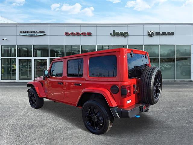 2024 Jeep Wrangler 4xe Sahara photo 4
