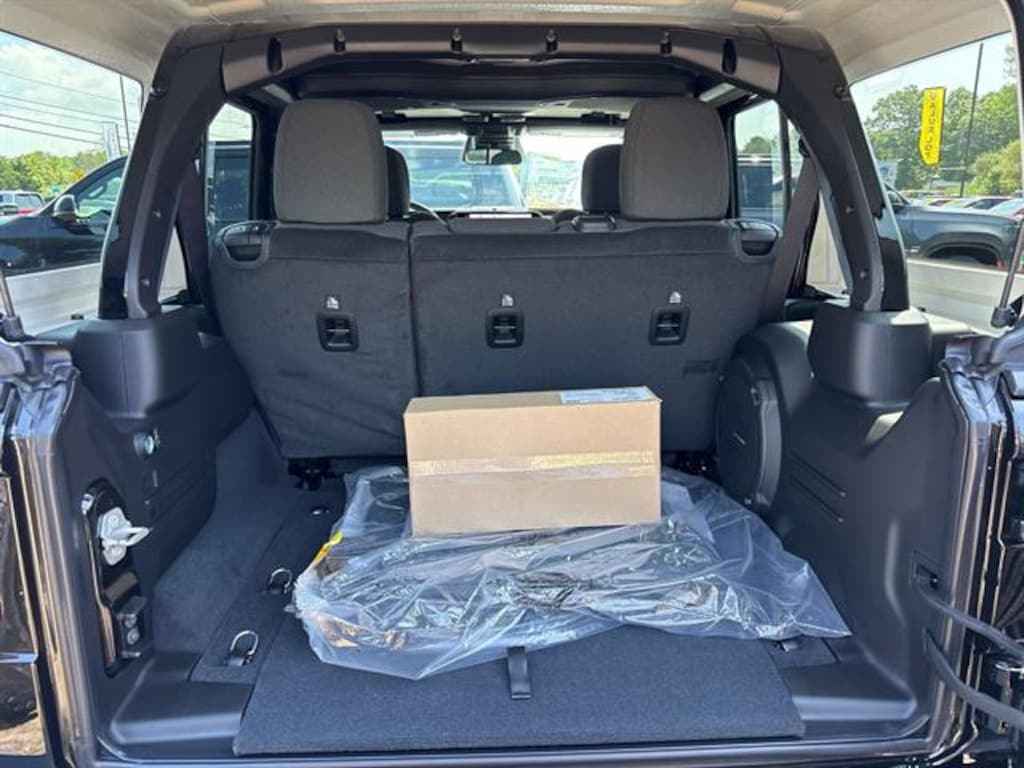 New 2026 Jeep Wrangler 4-DOOR SPORT S Sport Utility