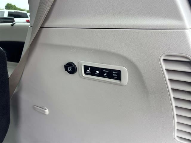 2018 Chrysler Pacifica Limited - Photo 14