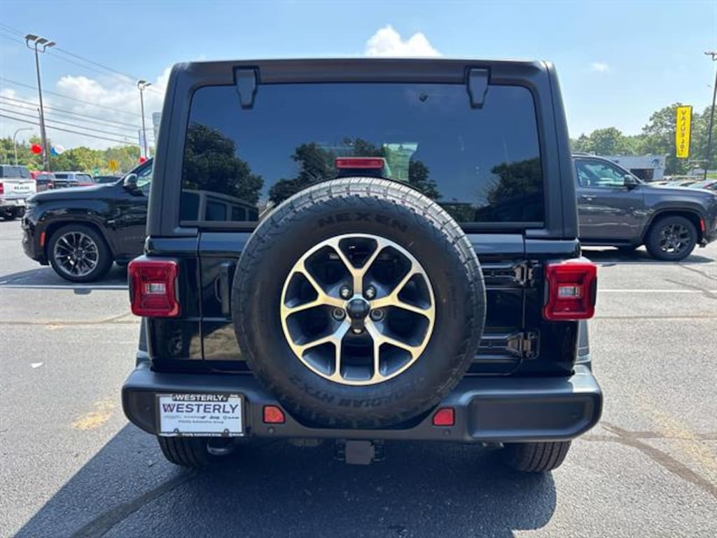 New 2026 Jeep Wrangler 4-DOOR SPORT S Sport Utility