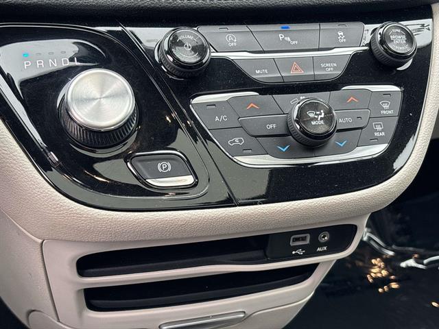 2018 Chrysler Pacifica Limited - Photo 25