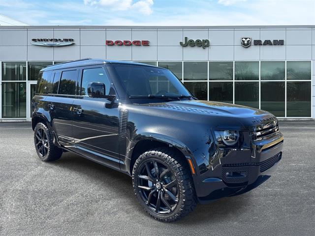 2023 Land Rover Defender X-Dynamic SE's photo