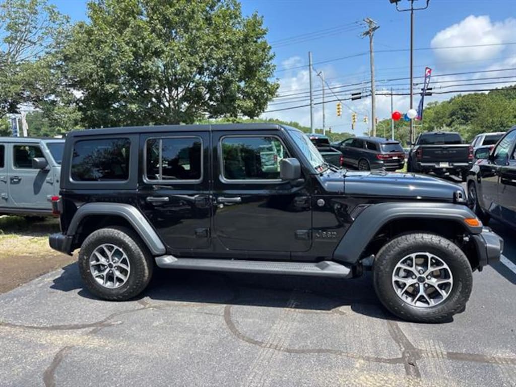 New 2026 Jeep Wrangler 4-DOOR SPORT S Sport Utility