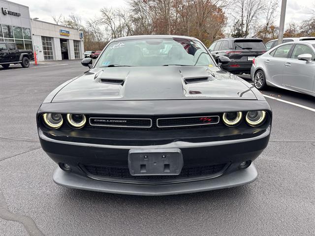 2015 Dodge Challenger R/T Scat Pack photo 2