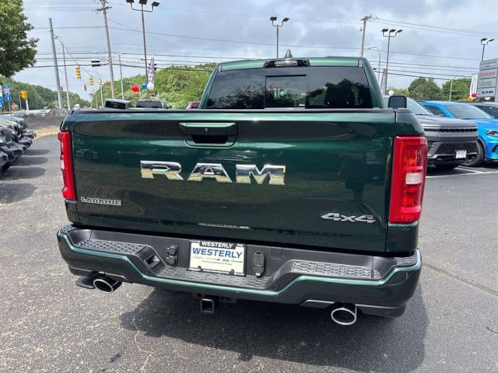 New 2026 Ram 1500 LARAMIE CREW CAB 4X4 5'7 BOX Pickup