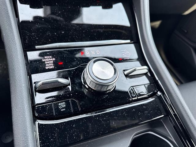 2025 Jeep Grand Cherokee Overland - Photo 21