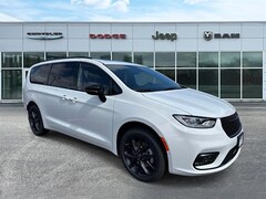 2026 Chrysler Pacifica LIMITED AWD Passenger Van