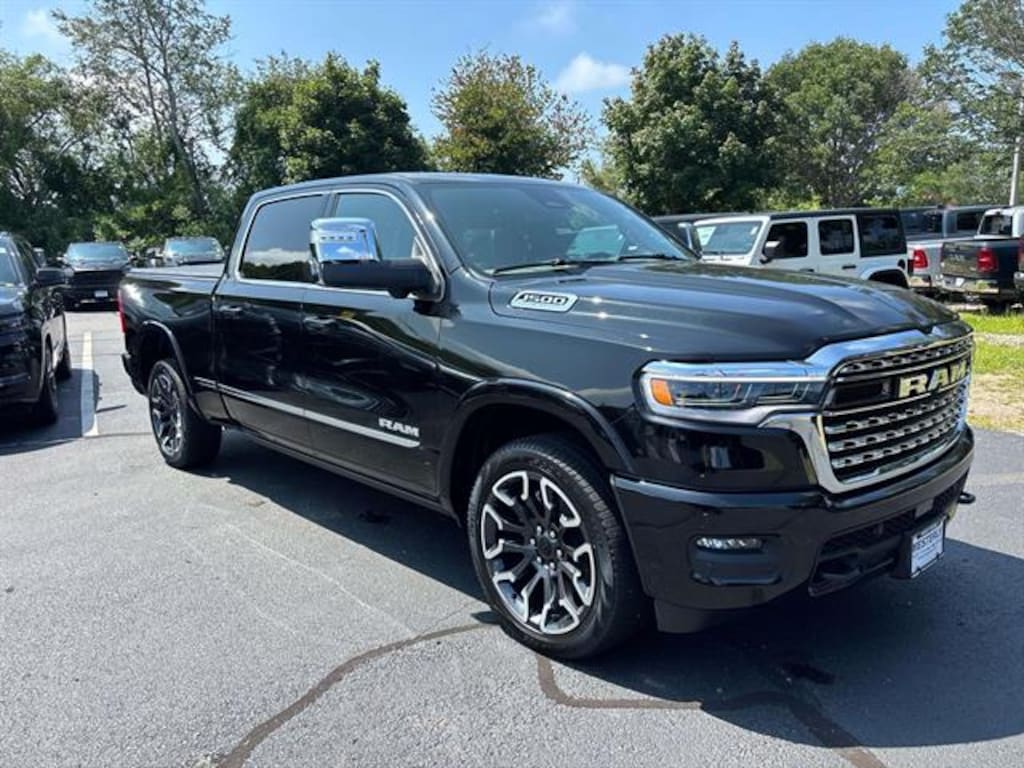 New 2026 Ram 1500 LIMITED CREW CAB 4X4 6'4 BOX Pickup