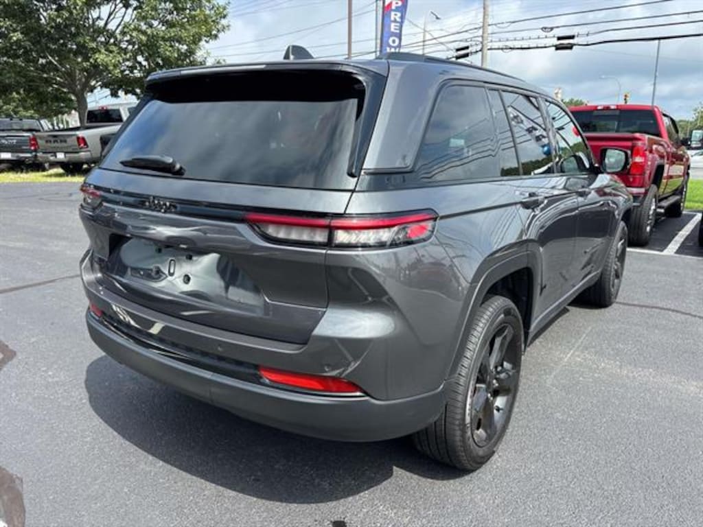 Certified 2025 Jeep Grand Cherokee Laredo Sport Utility