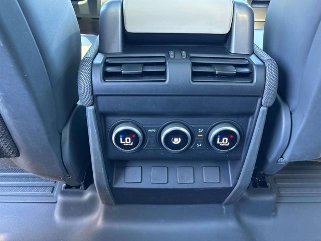 2023 Land Rover Defender X-Dynamic SE - Photo 13