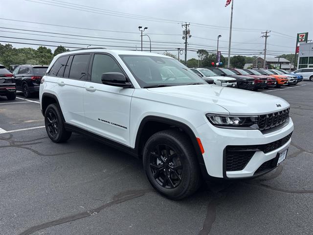 2026 Jeep Grand Cherokee LAREDO ALTITUDE 4X4