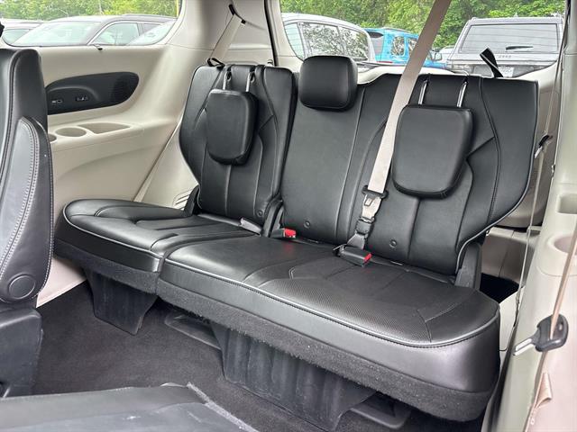 2018 Chrysler Pacifica Limited - Photo 9