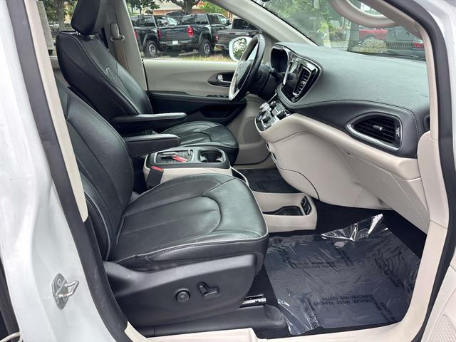 2018 Chrysler Pacifica Limited - Photo 17