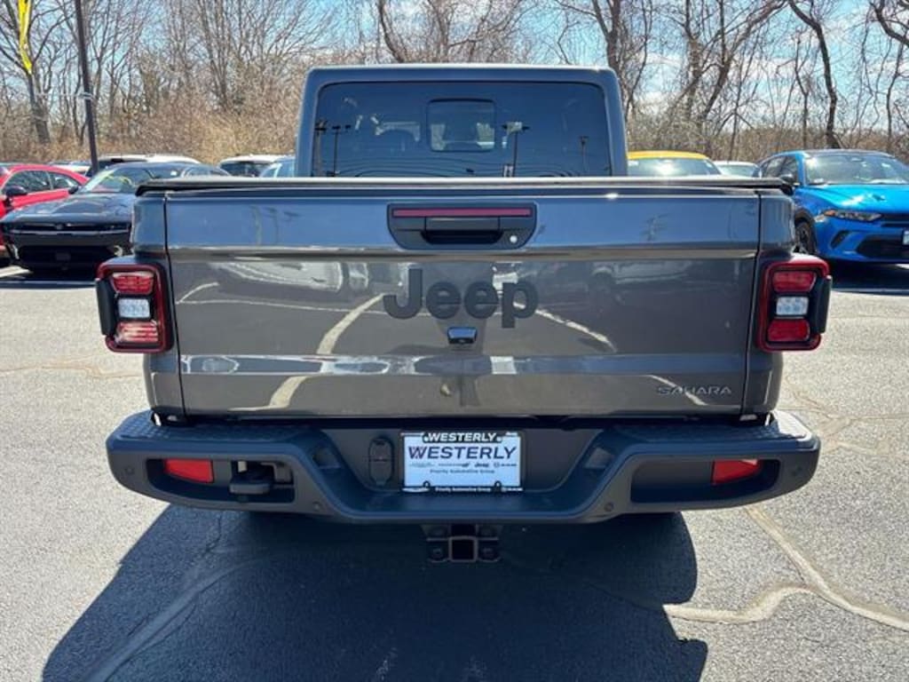 New 2026 Jeep Gladiator SAHARA 4X4 Pickup