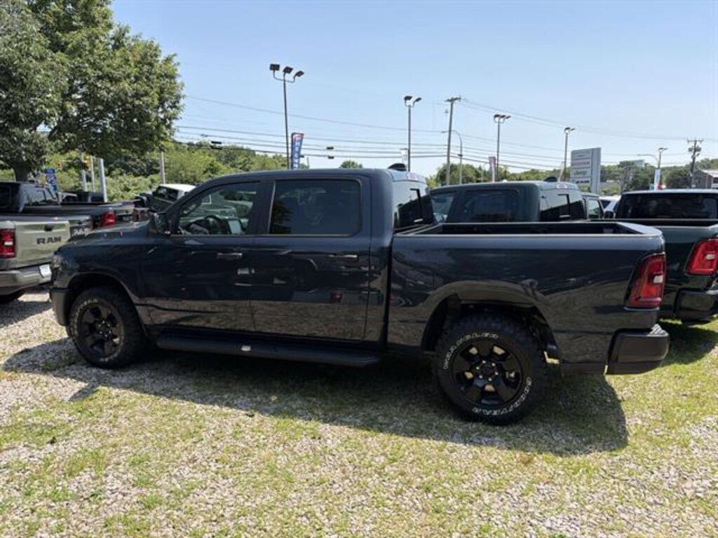 New 2026 Ram 1500 WARLOCK CREW CAB 4X4 5'7 BOX Pickup