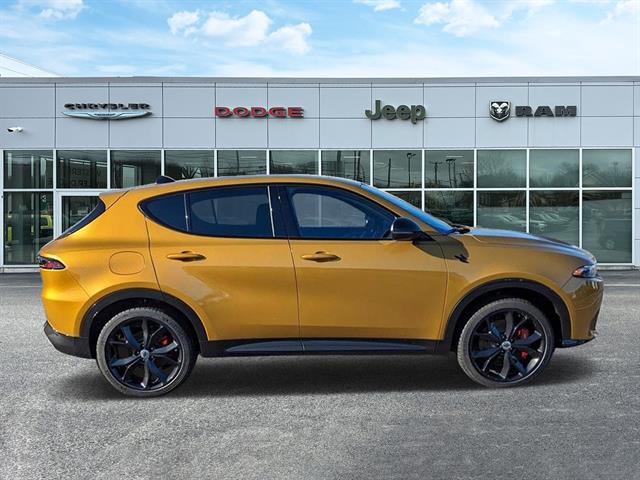 Used 2024 Dodge Hornet R/T Plus with VIN ZACPDFDW8R3A25375 for sale in Westerly, RI