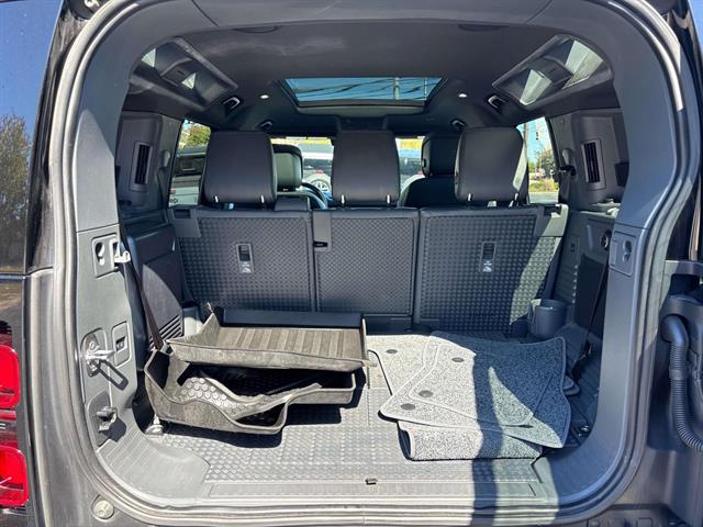 2023 Land Rover Defender X-Dynamic SE - Photo 14