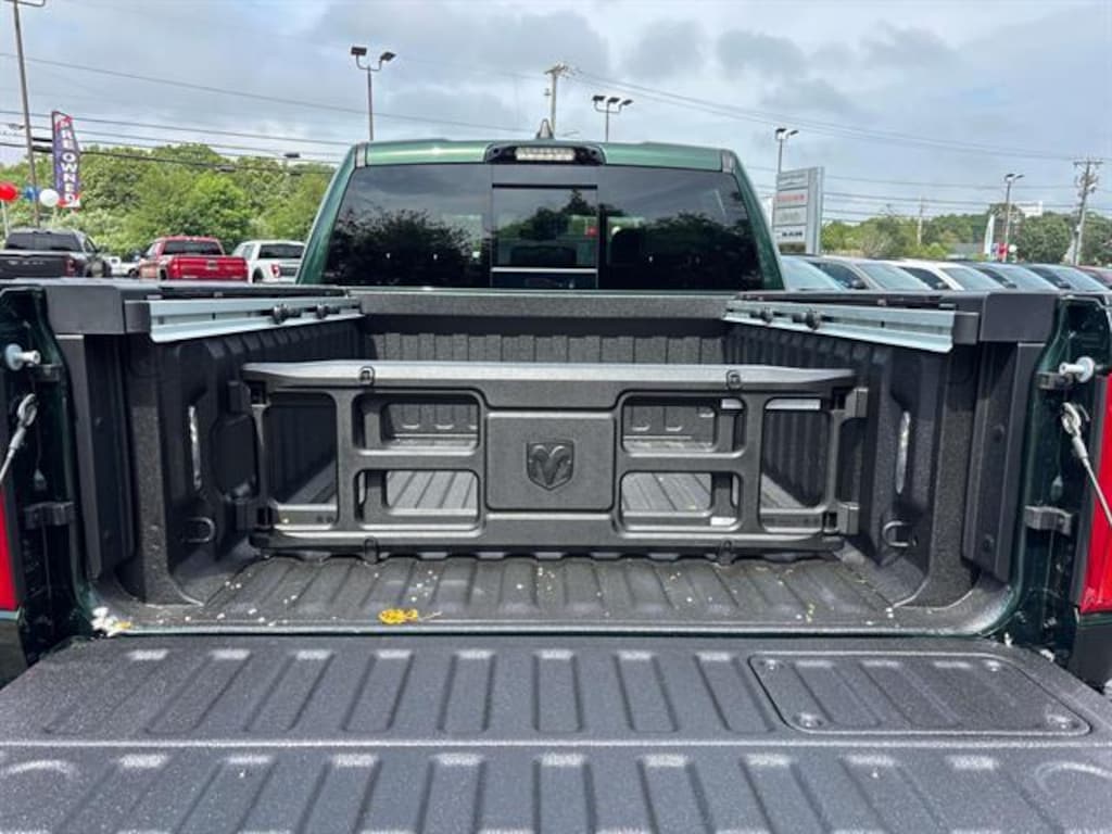 New 2026 Ram 1500 LARAMIE CREW CAB 4X4 5'7 BOX Pickup