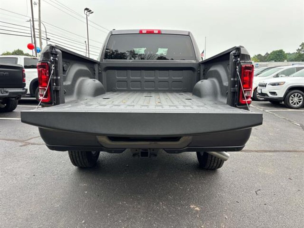 New 2026 Ram 2500 BIG HORN CREW CAB 4X4 6'4 BOX Pickup