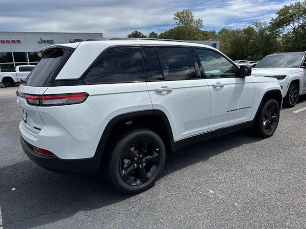 New 2025 Jeep Grand Cherokee LIMITED 4X4 Sport Utility