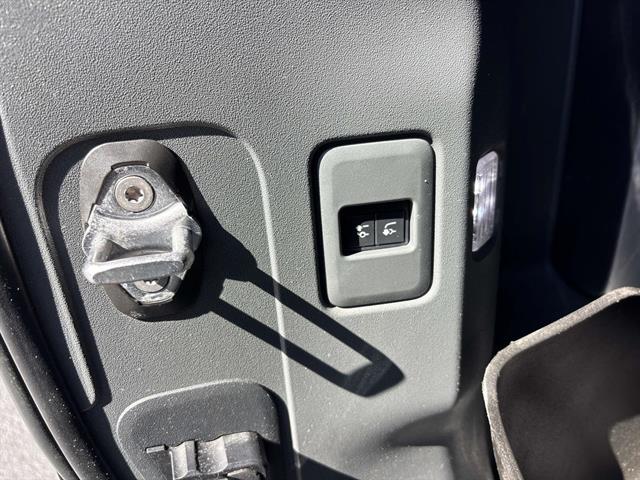 2023 Land Rover Defender X-Dynamic SE - Photo 15