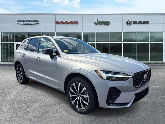 2025 Volvo XC60 B5 Plus Dark AWD's photo