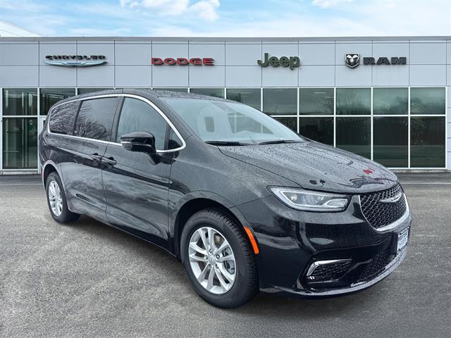 2026 Chrysler Pacifica Select AWD's photo