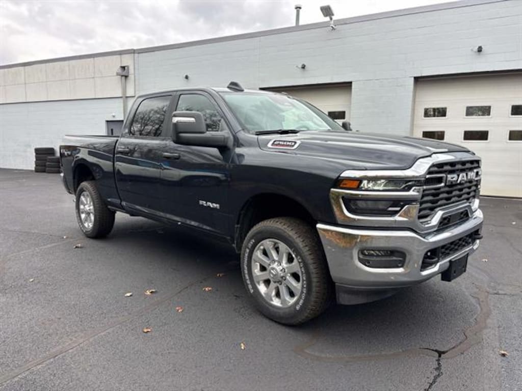 New 2026 Ram 2500 BIG HORN CREW CAB 4X4 6'4 BOX Pickup