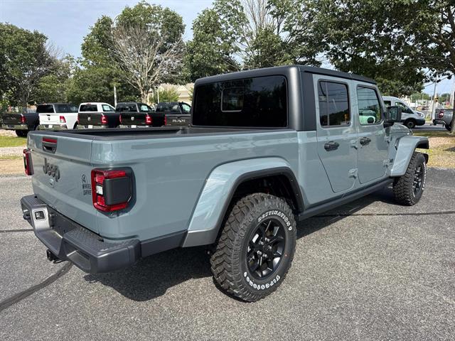 2025 Jeep Gladiator Willys photo 3