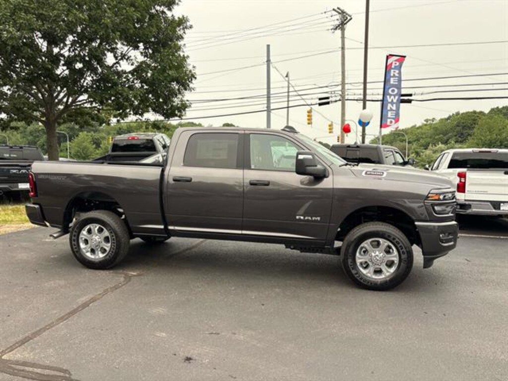 New 2026 Ram 2500 BIG HORN CREW CAB 4X4 6'4 BOX Pickup