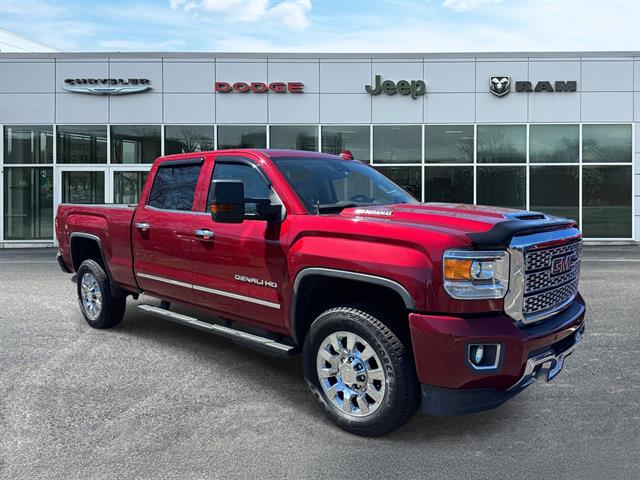 2019 GMC Sierra 4WD Crew Cab Standard Box Denali's photo