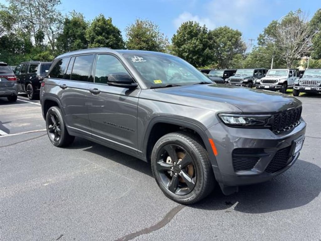 Certified 2025 Jeep Grand Cherokee Laredo Sport Utility