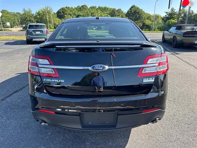 2018 Ford Taurus SHO photo 4