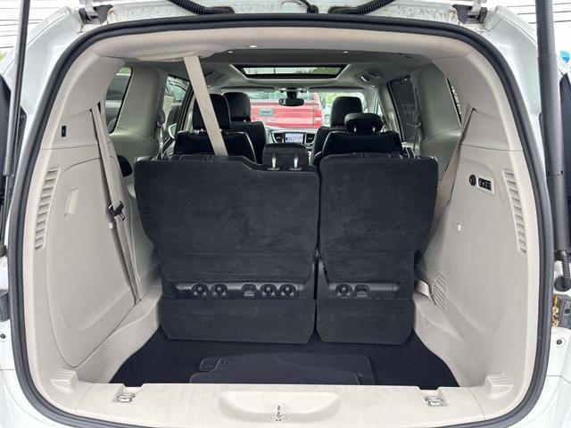2018 Chrysler Pacifica Limited - Photo 12