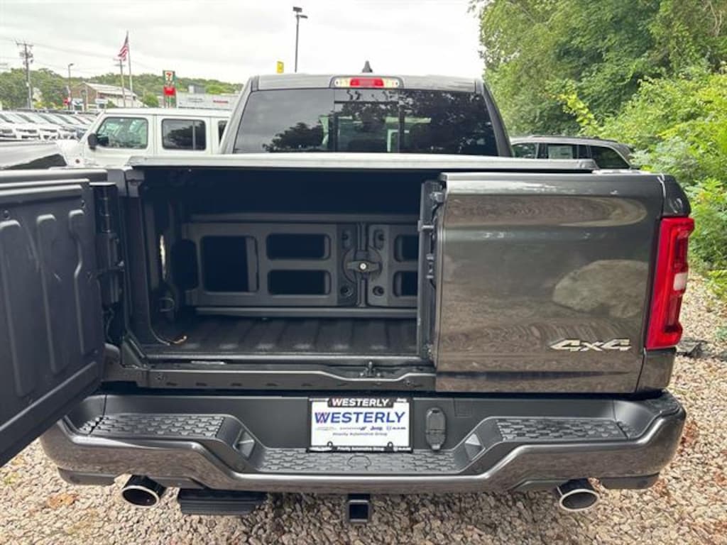 New 2026 Ram 1500 BIG HORN CREW CAB 4X4 5'7 BOX Pickup
