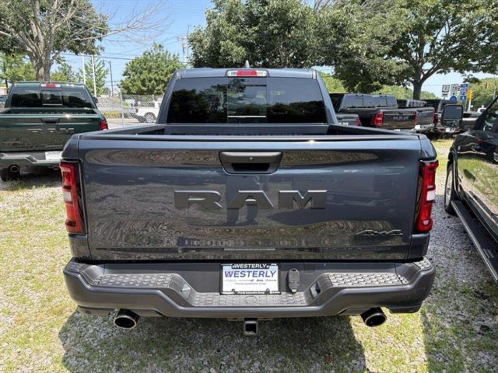 New 2026 Ram 1500 WARLOCK CREW CAB 4X4 5'7 BOX Pickup