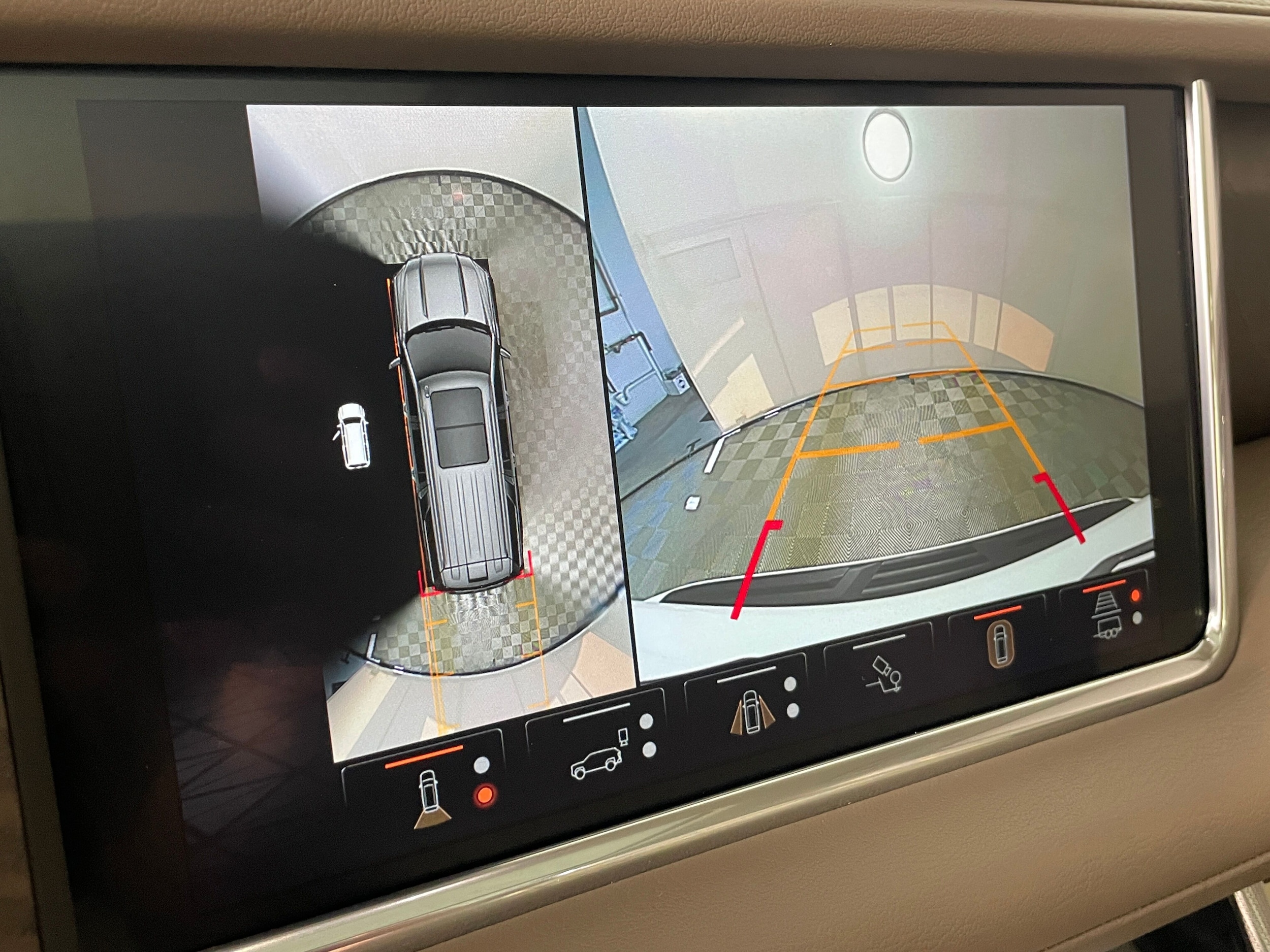 2023 GMC Yukon Denali - Photo 8