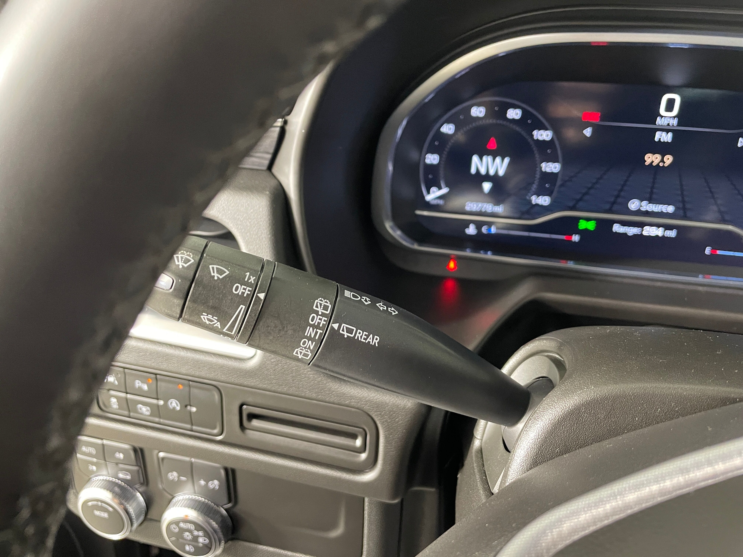 2023 GMC Yukon SLT - Photo 12
